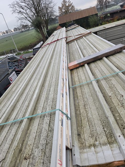 Płyta warstwowa obornicka dachowa PIR o gr40 mm i długości 12,2m 732m3