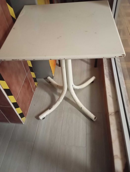 Conjunto de Mesas e Cadeiras Restaurante - à unidade ou conjunto