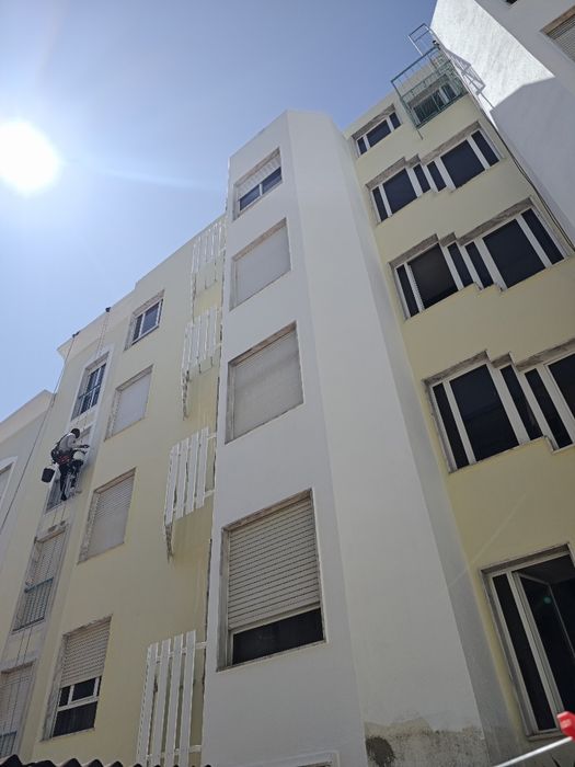 Pinturas de prédio, lavagens de telhado , reparação de fissuras