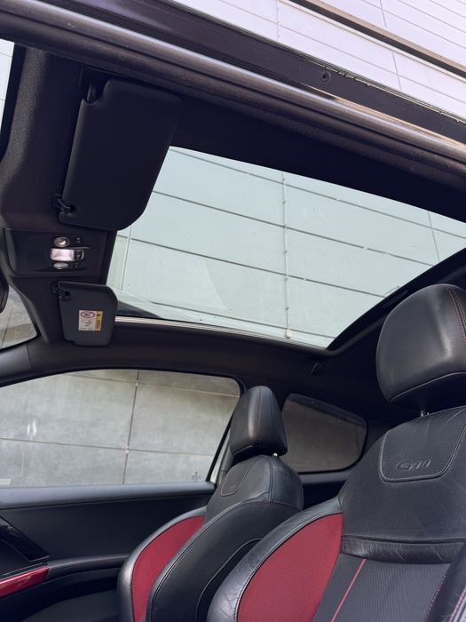 Peugeot 208 GTi