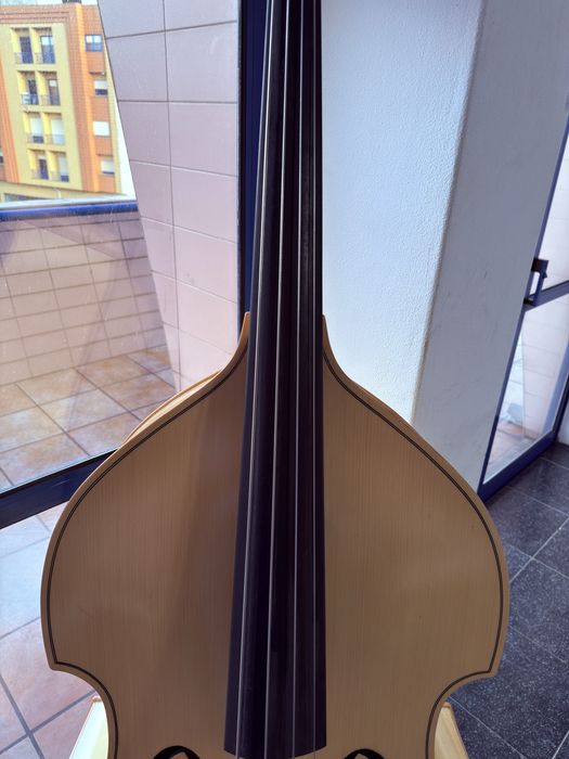 Contra Baixo Excelente estado de conservação