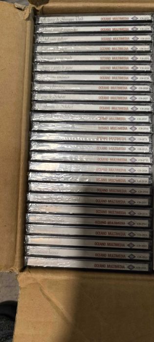 Coleção de cd's antigos novos