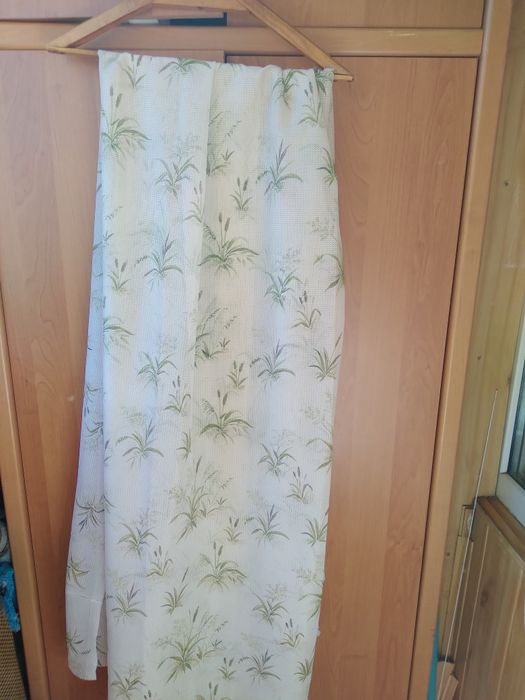 Продам тюль. 2 шт.