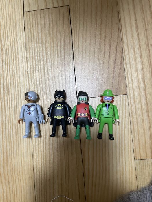 Фігурки кіндер лего dc обмін