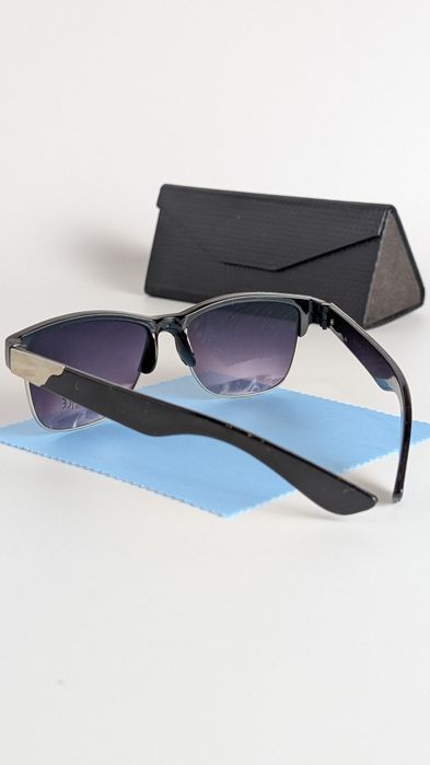 Стильні сонцезахисні окуляри Wayfarer