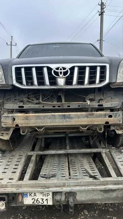 Решітка  Радіатора на Toyota Land Cruiser Prado 120 2002-2009р.в.
