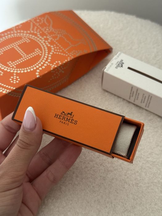 Сатиновая помада для губ Hermes  satin lipstick  Beige kalahari