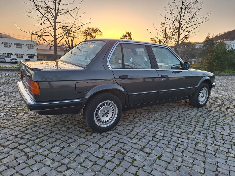 BMW  E30 318i  1984
