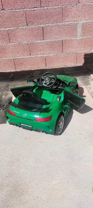 Carro eletrico infantil mercedes .