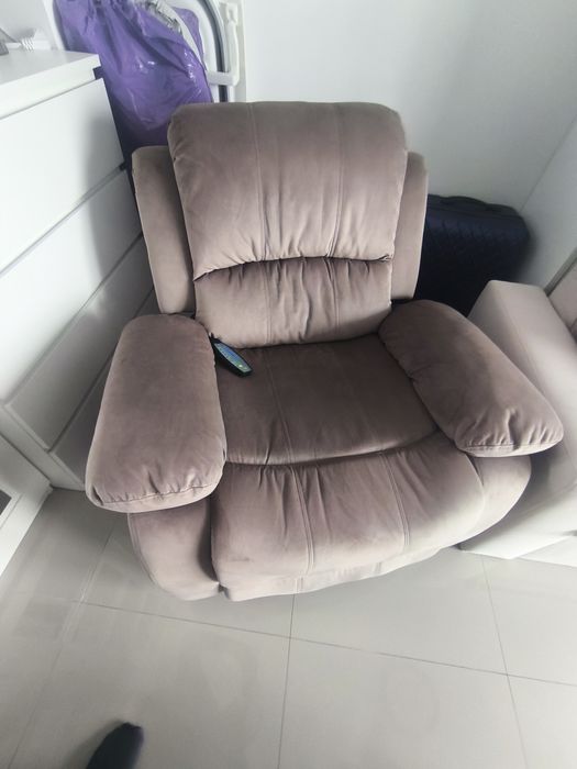 Fotel rozkładany z funkcją masażu