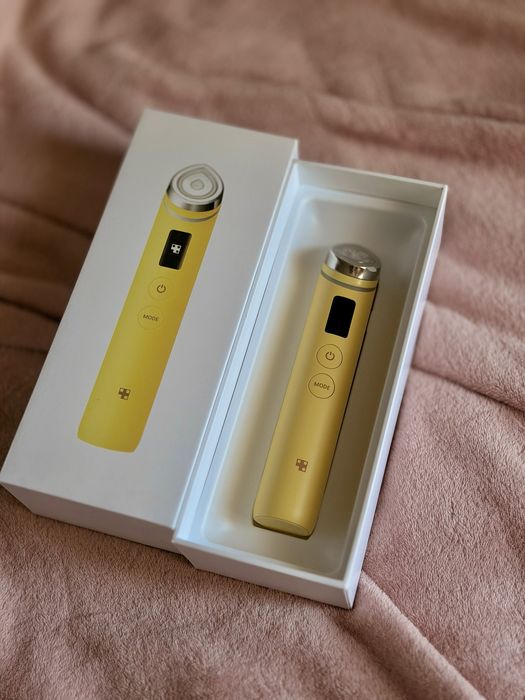 Medicube Age-R Booster Pro, Yellow
