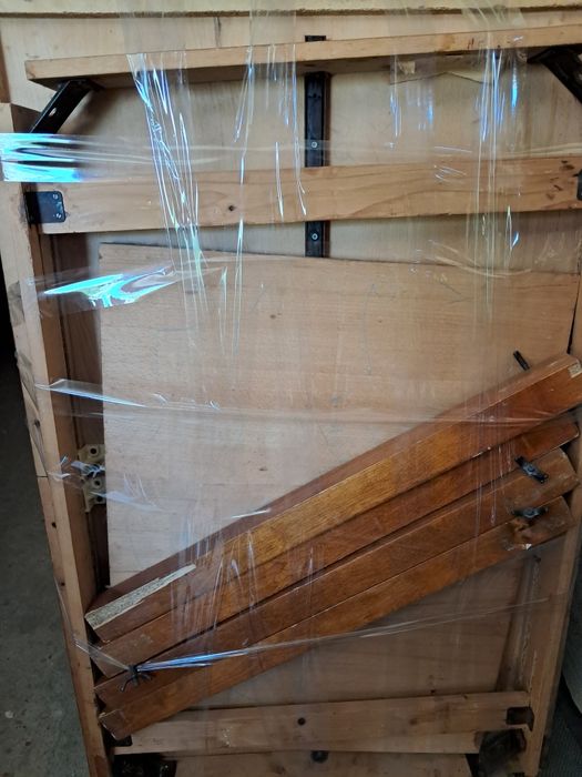 Стіл міцний солідний