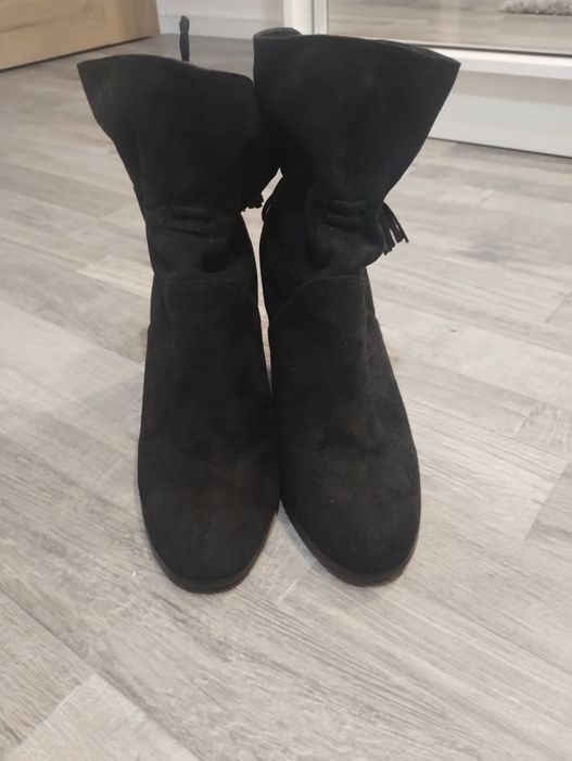 Botki Vices na słupku