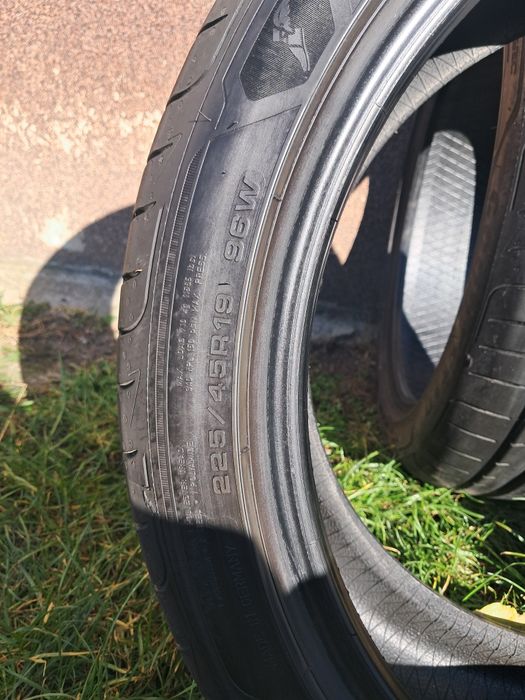 225/45 R19 96W - Goodyear Eagle F1 - BMW - 47/2022  ~7mm -  cena=2szt
