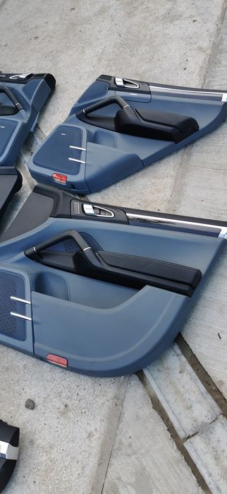 Cayenne 958 дверные карты салона