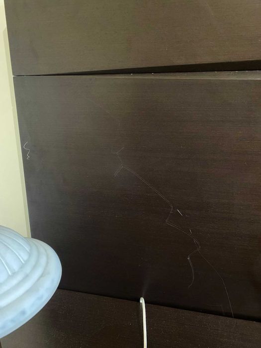 Cama + Estrado 160x200, mesinhas de cabeceira incorporadas