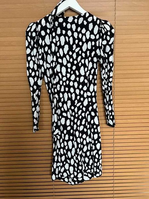 Sukienka Maje 100% wiskoza bufki elegancka XS 34 biało czarne cętki