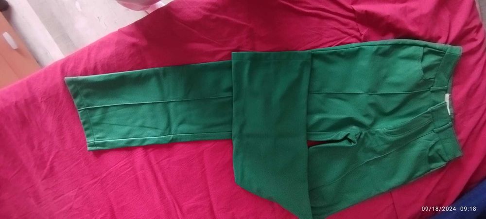 Calça Stradivarius de couro verde - Baixei o preço!