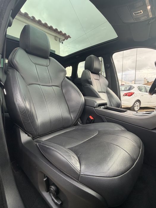 Land Rover Evoque Aut Skyview Edition.