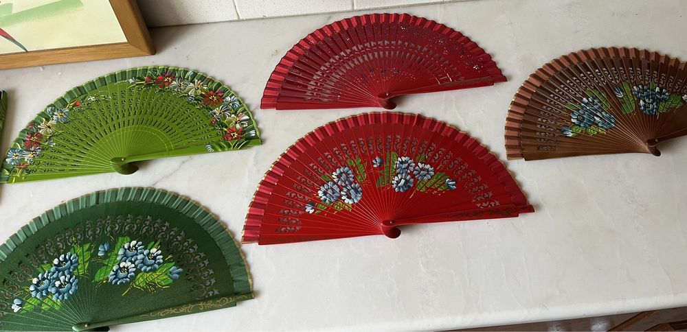 Leques NOVOS grandes pintados à mão - 23 cm