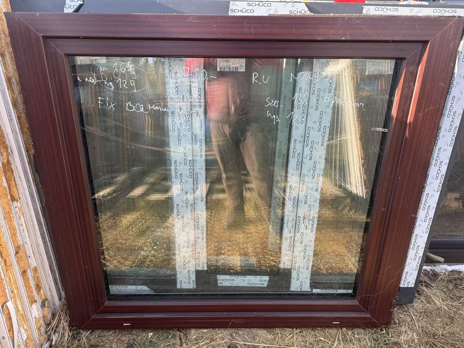 1x jak nowe 138x129 plastikowe machon 3 szybowe z poszerzeniem biale