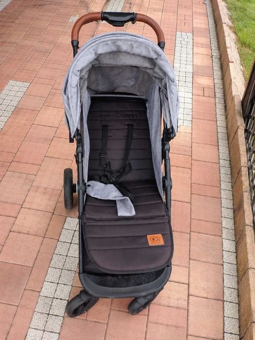 Wózek spacerowy Kinderkraft – składany, szaro-czarny
