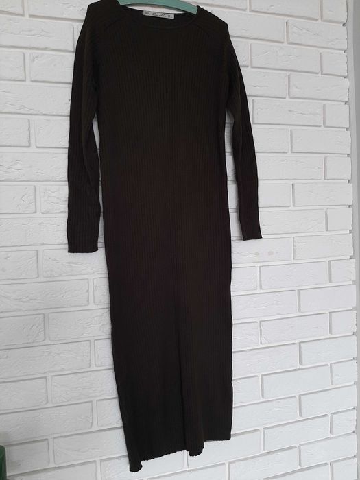 Sukienka dzianinowa prążki Zara