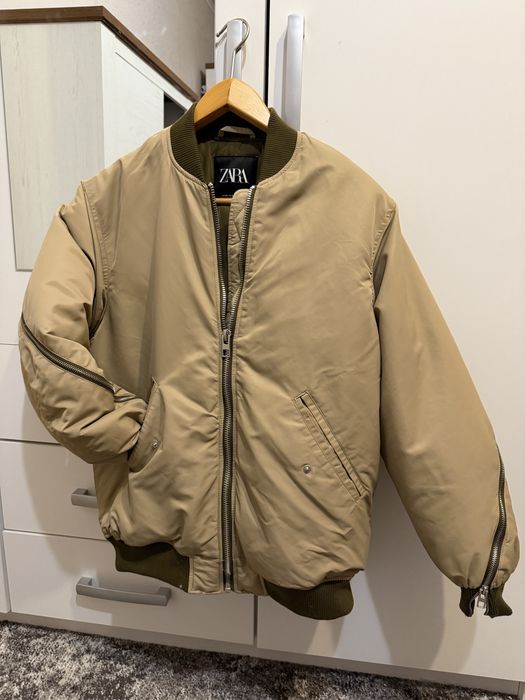 Бомбер Zara новий