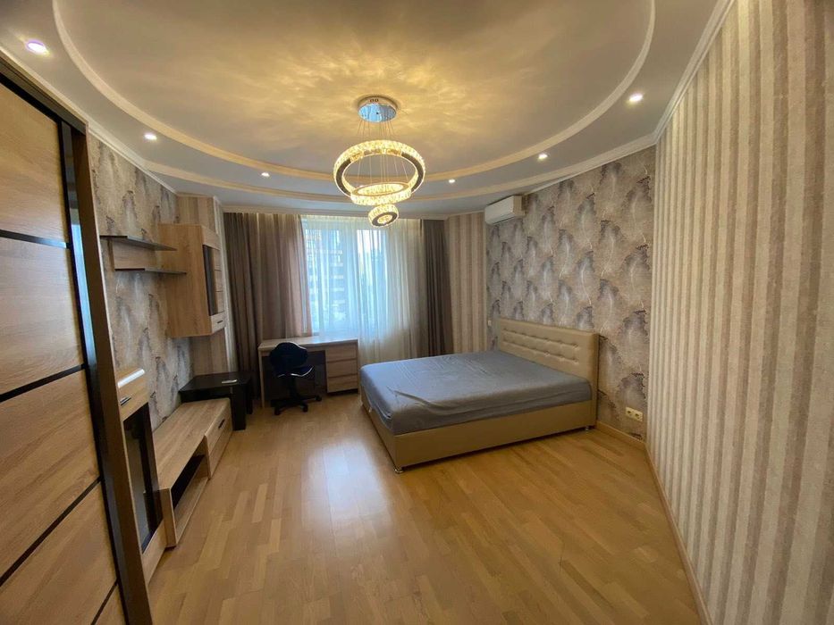 Здам 4к квартиру на Полтавській 10