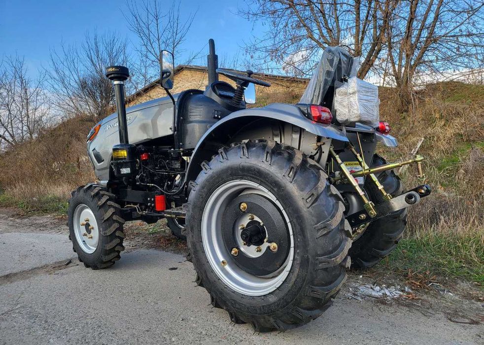 Мінітрактор Скаут XT 244: 24 к.с., 3-циліндри, Надійний 4х4