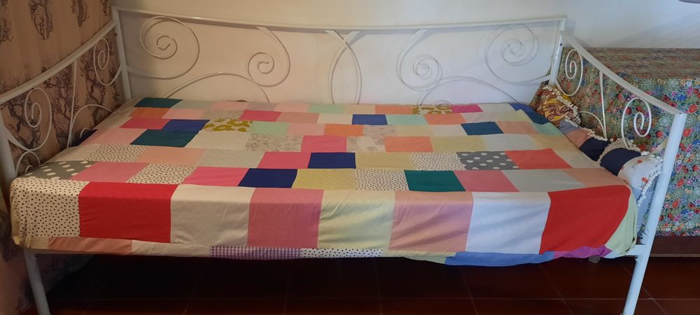 Cama em ferro estrado  e colchão