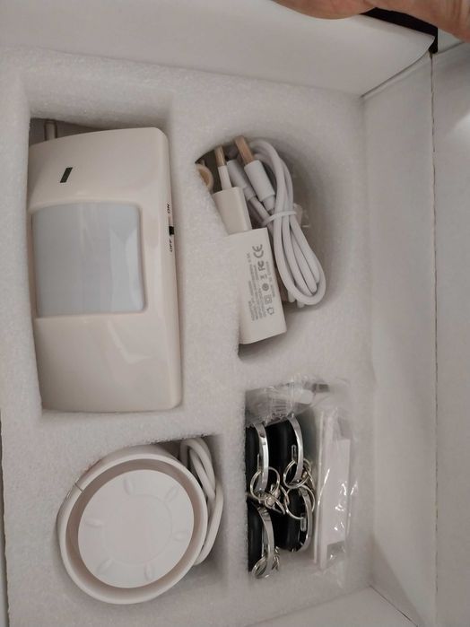 Bezprzewodowy system alarmowy z WiFi D1D9 Home-GSM S388