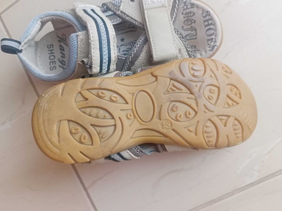 Сандалі шкіряні 32