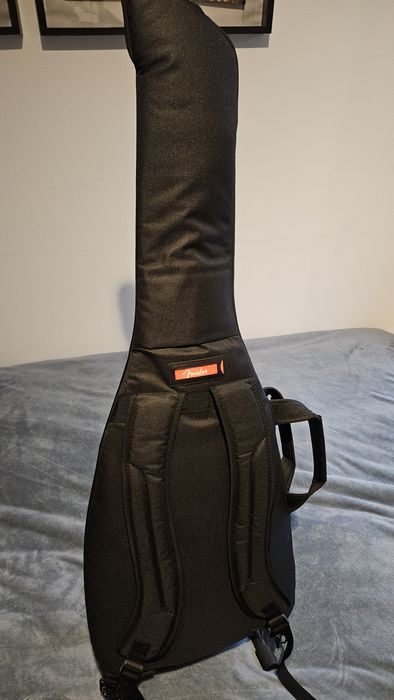 Guitarra Squier Stratocaster + Amplificador e acessórios completos