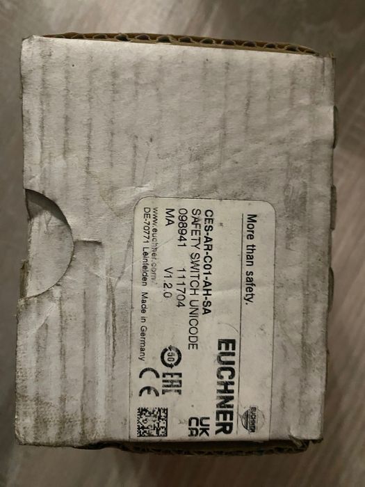 EUCHNER CES-AR-C01-AH-SA z pudełkiem