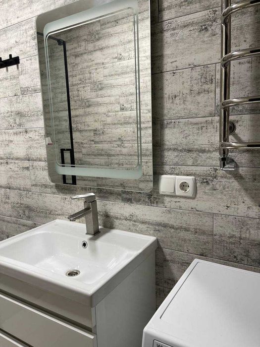 Здається стильна квартира-студія Loft біля центру