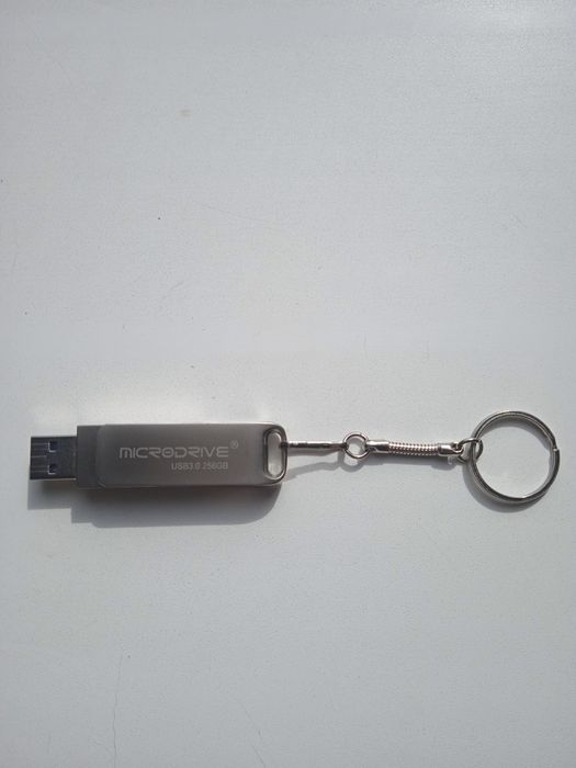 Неробоча флешка на 2 сторони 256 GB