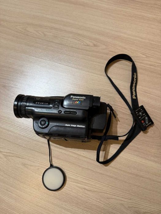 Kamera wideo Panasonic Super VHS NV-S99E retro lata 90