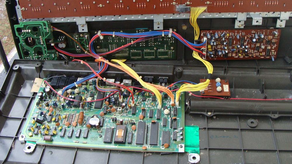 korg poly 800 2 sztuki uszkodzone