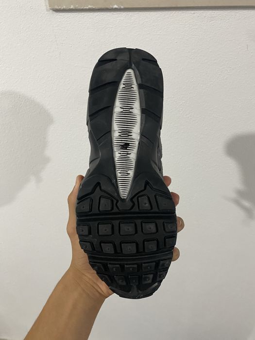 Nike Air Max 95 - black and gray