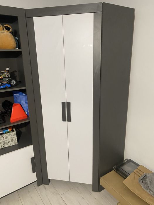 Meble młodzieżowe z biurkiem