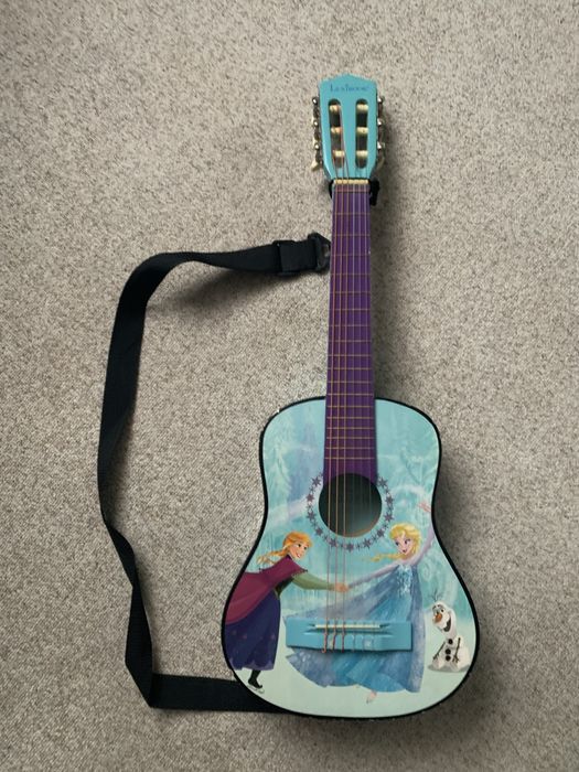 Продам гітару 2/4 дитяча !