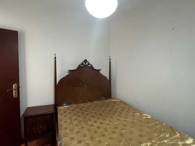 Mobília de quarto estilo D. Maria por 200€