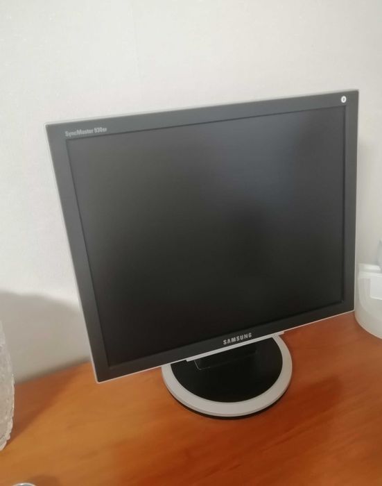 Монитор Samsung 930BF S