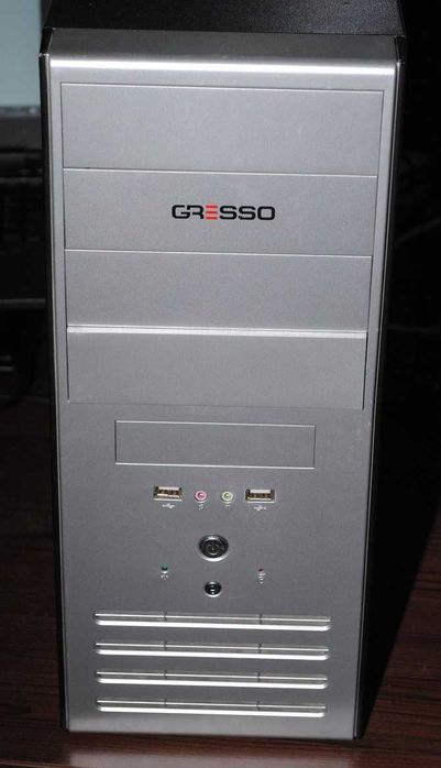 3 Настольных компьютера в сборе