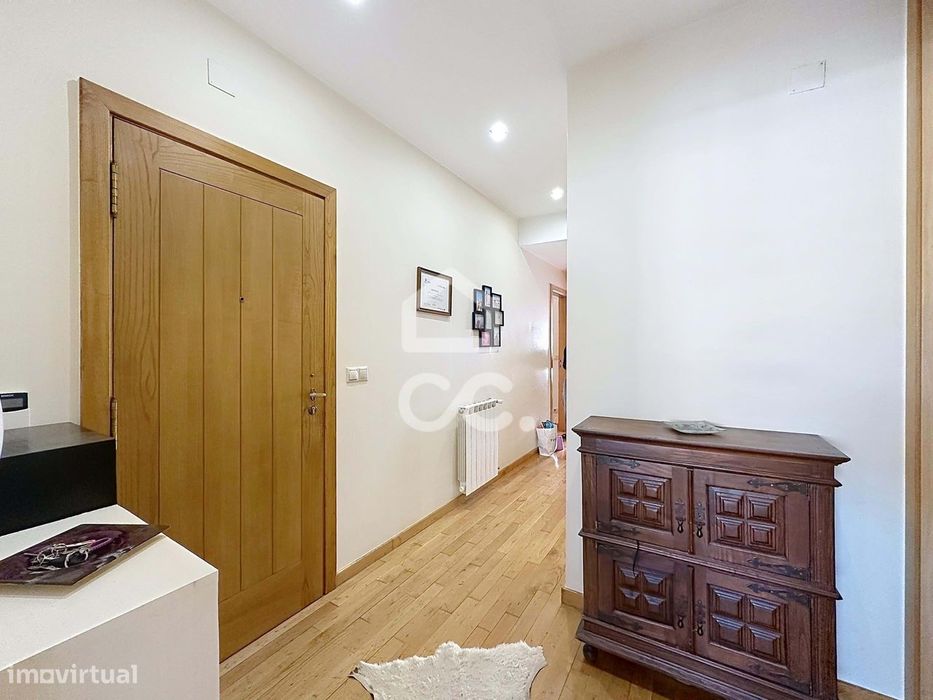 Apartamento T3 Moderno com Open Space, 3 Varandas e Suite
