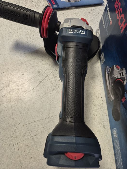 Кутова шліфмашина (болгарка) Bosch  GWS 18V-11 S solo(тушка) sds-гайка