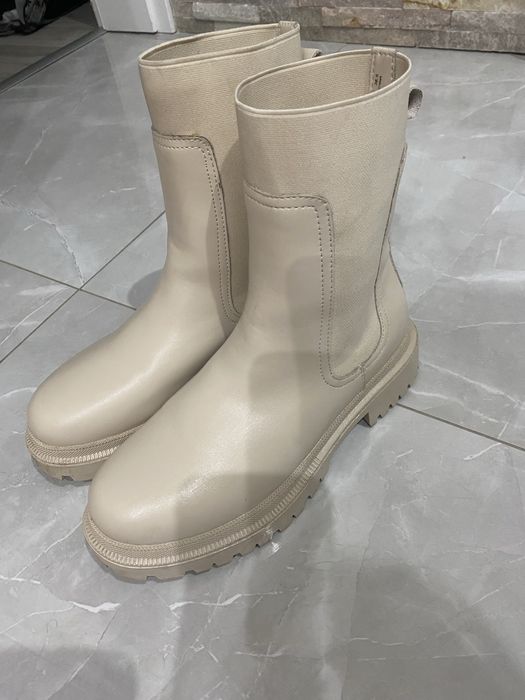 Botki beżowe Reserved