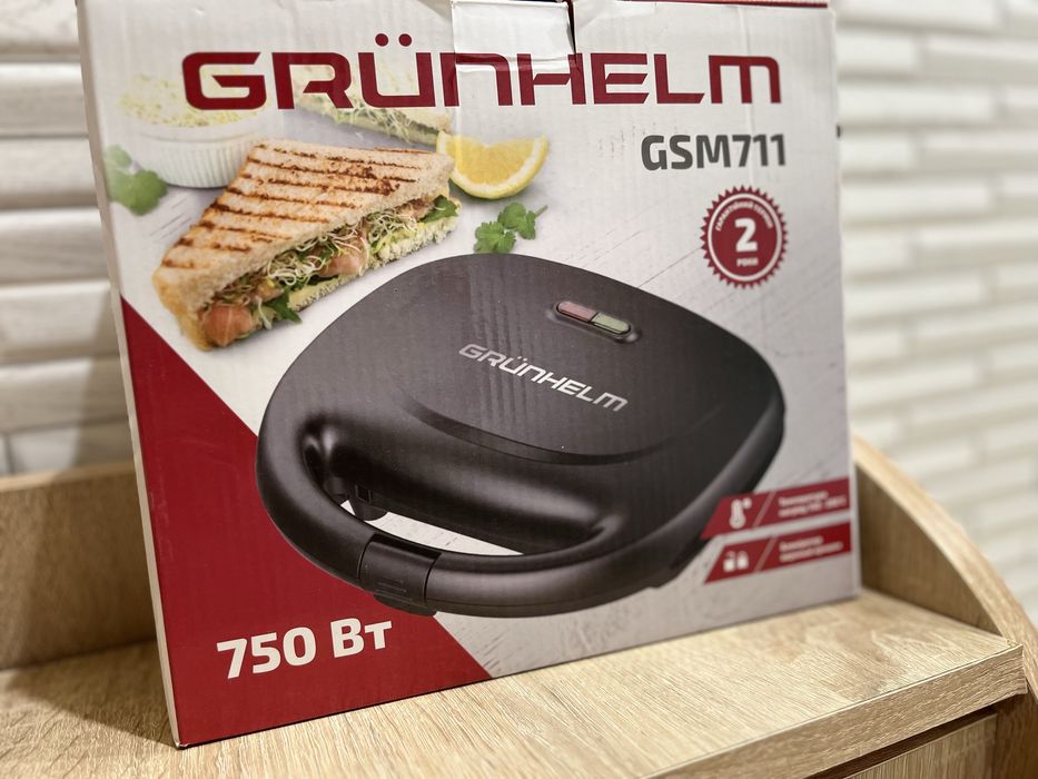Сэндвичница Grunhelm GSM711