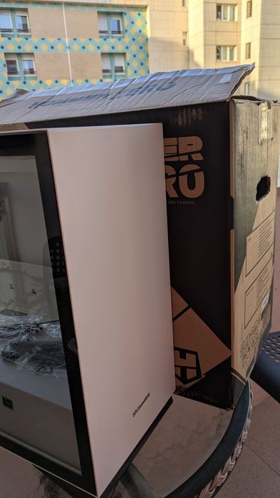 Hummer Zero White Micro ATX Case447462391479029760